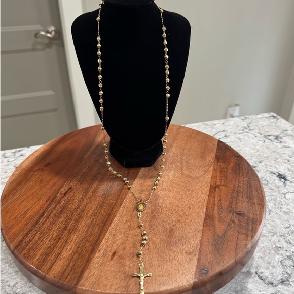 Jewelry - Rosario de hombre 10k. Size 26”